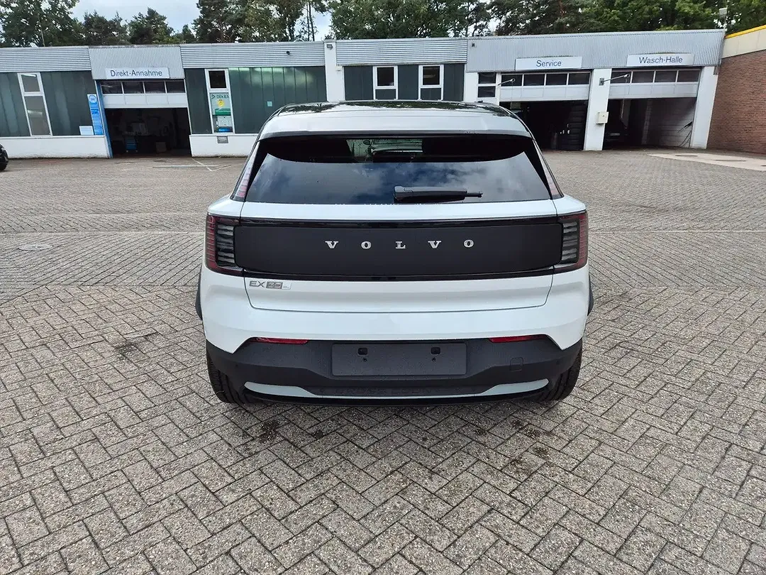 Volvo EX30 - Thumbnail 5