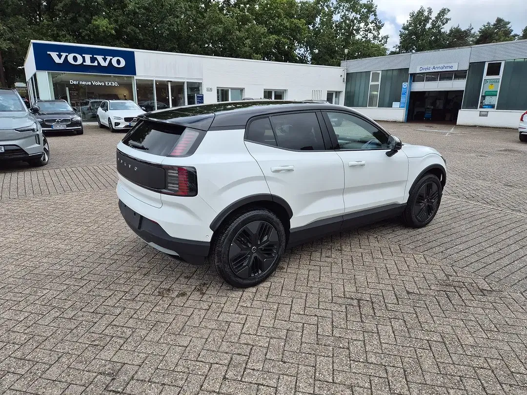 Volvo EX30 - Thumbnail 6