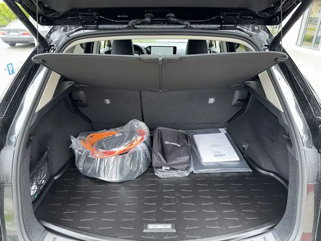 Lexus NX 450h+ - Thumbnail 4