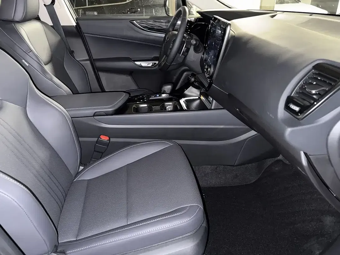 Lexus NX 450h+ - Thumbnail 9
