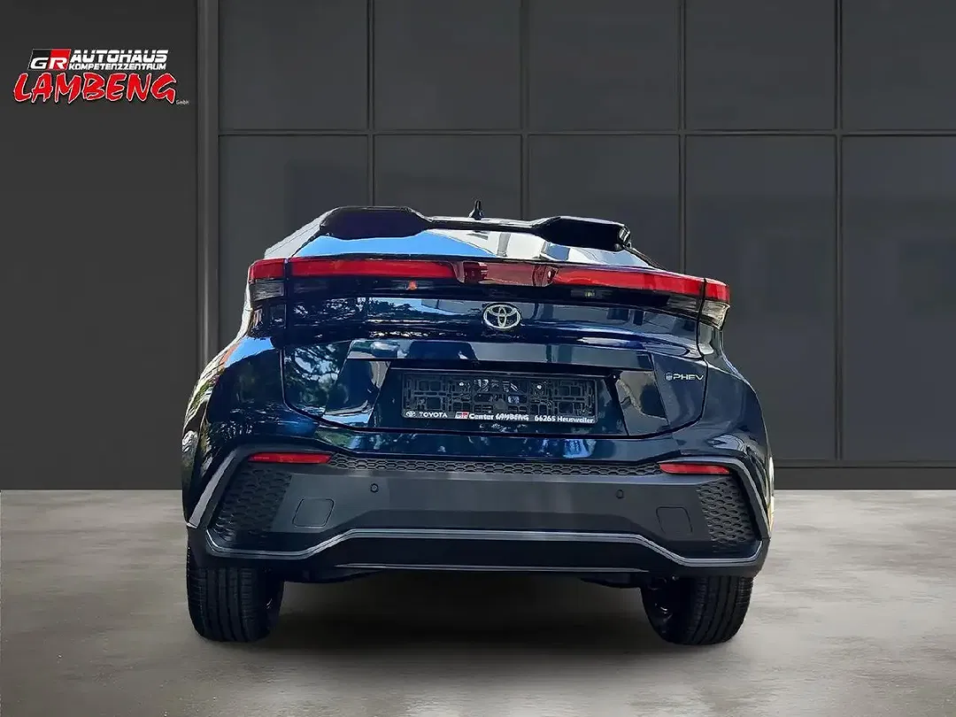 Toyota C-HR - Thumbnail 4