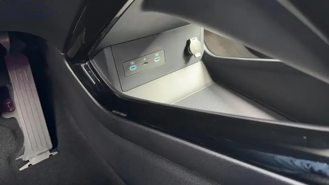 BYD Seal U DM-i AWD Design - foto 20