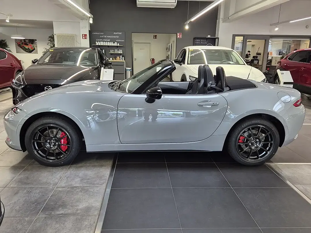Mazda MX-5 - Thumbnail 3
