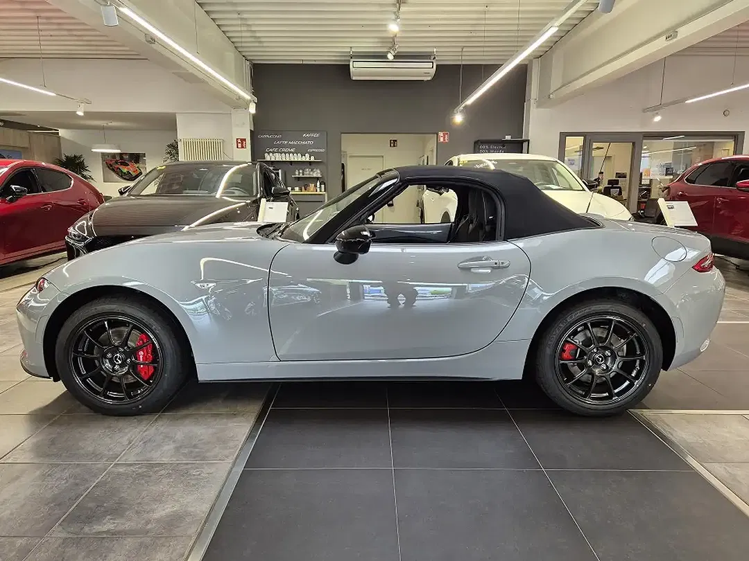 Mazda MX-5 - Thumbnail 4