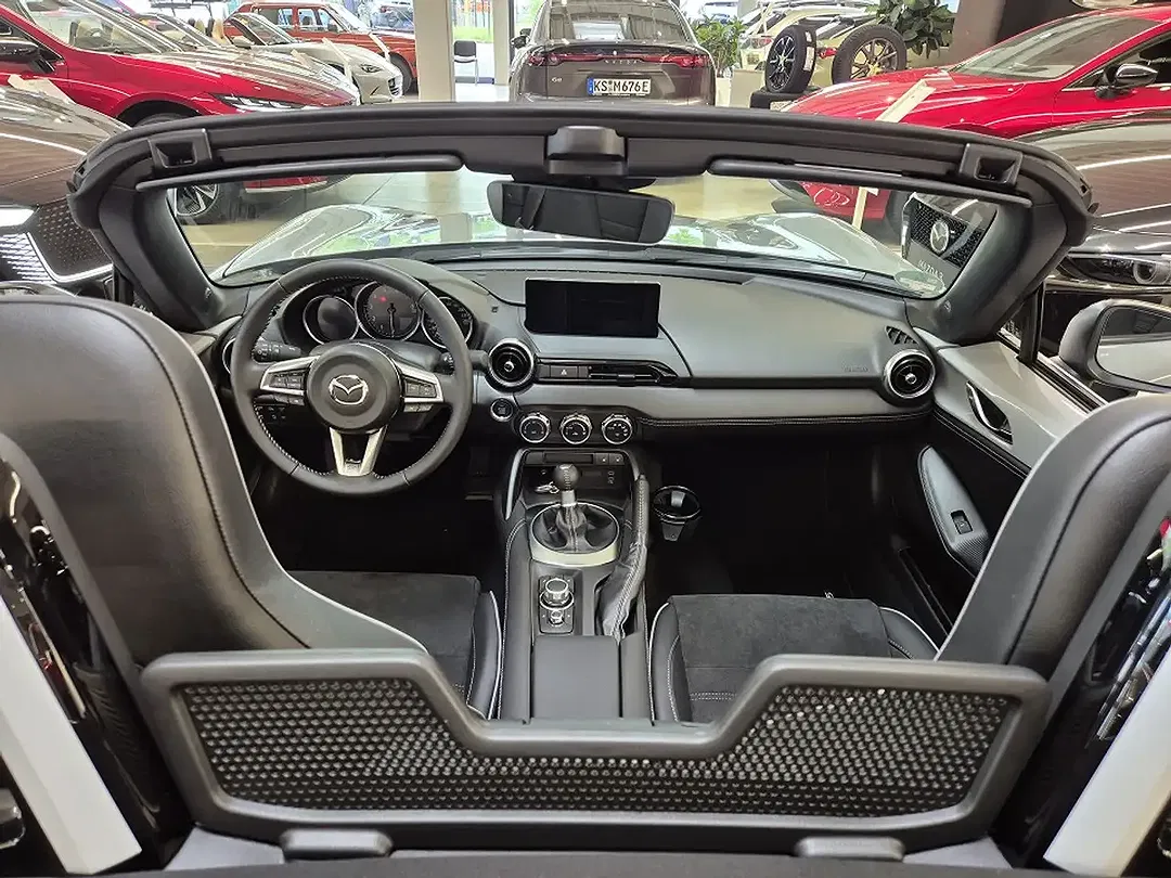 Mazda MX-5 - Thumbnail 6