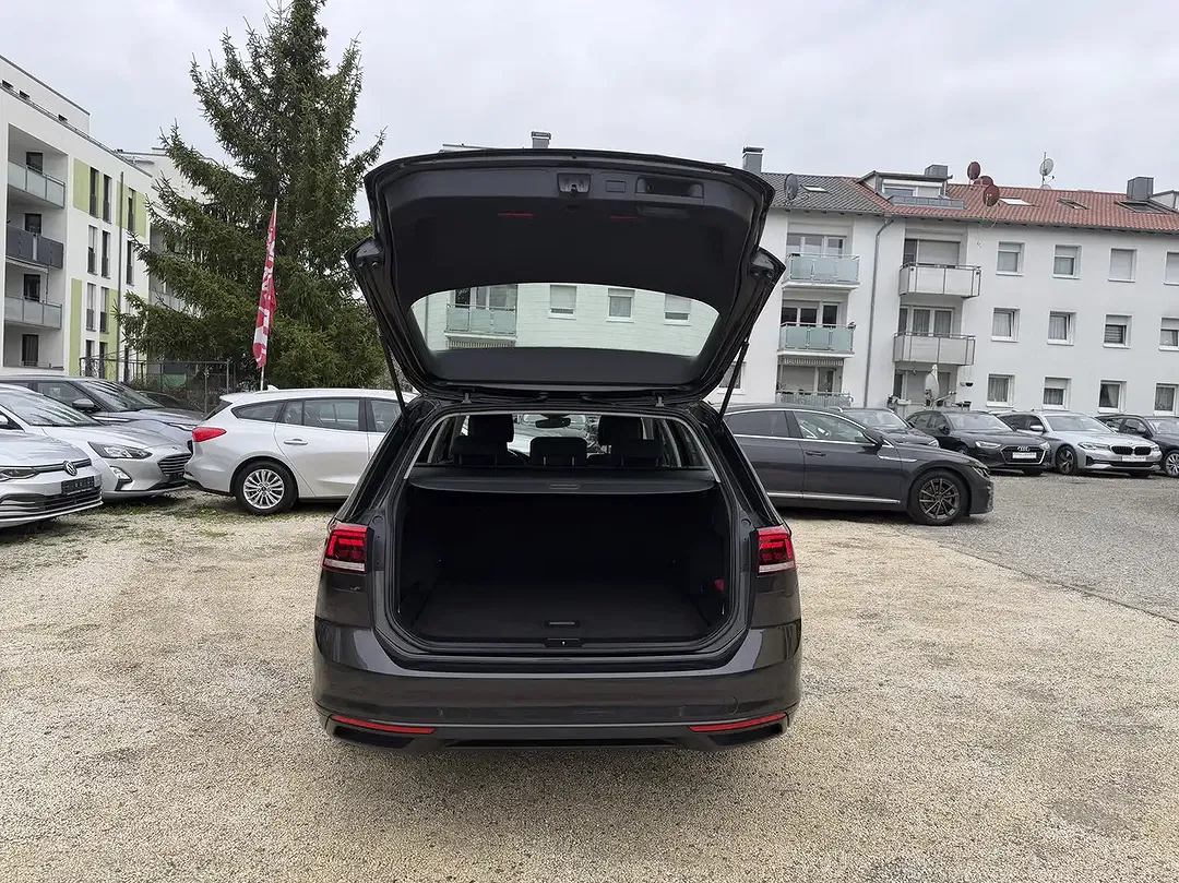 Volkswagen Passat Variant - Thumbnail 10
