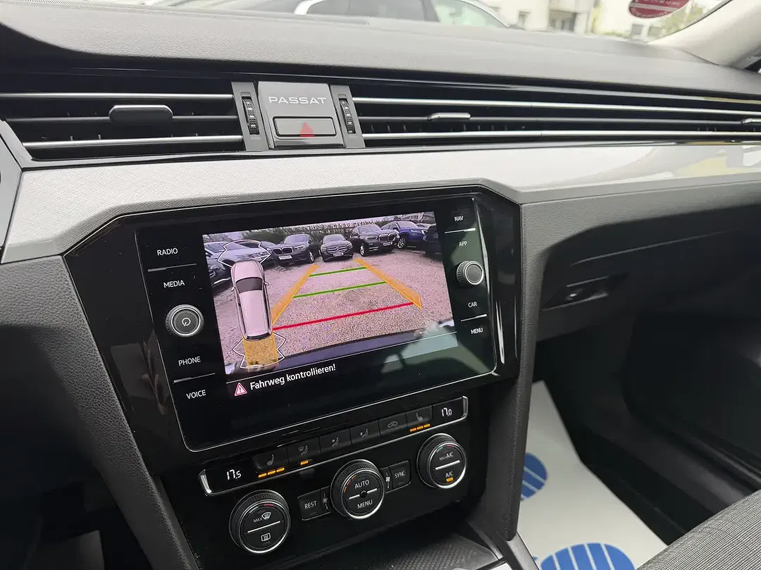Volkswagen Passat Variant - Thumbnail 14