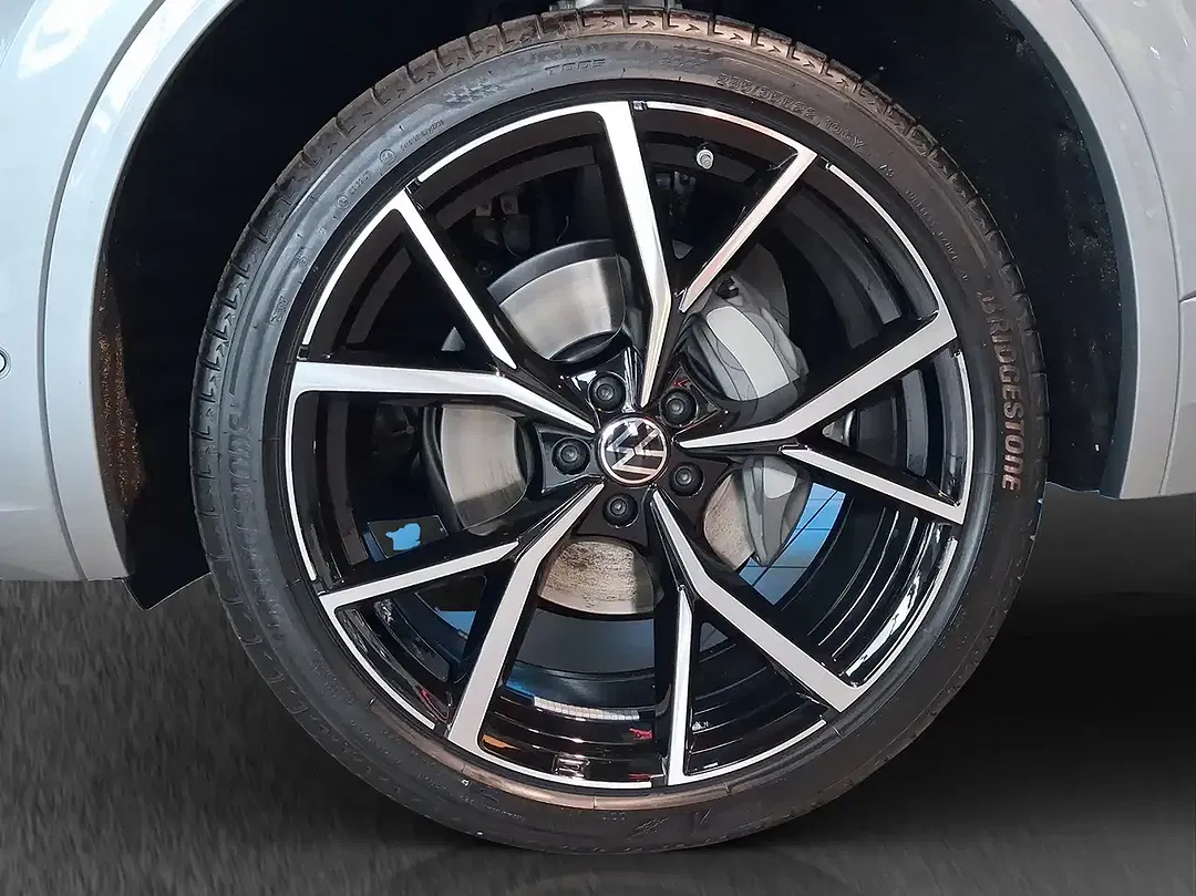 Volkswagen Touareg - Thumbnail 15