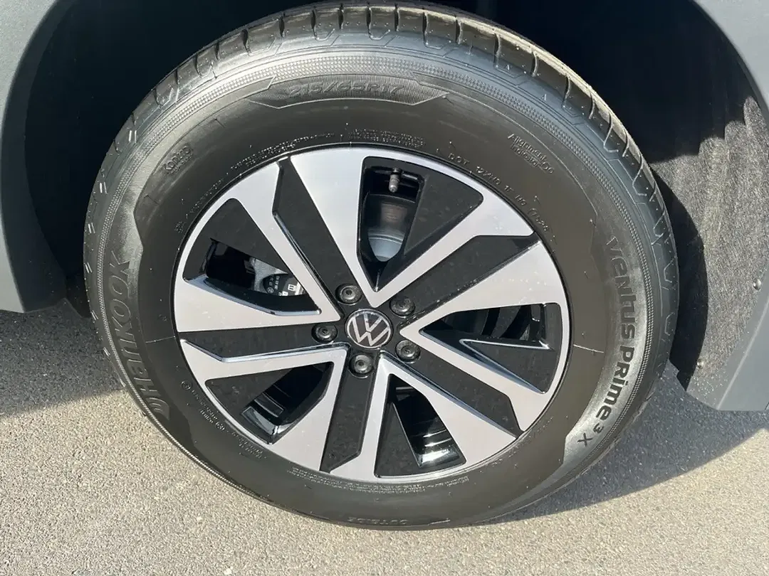 Volkswagen Tiguan - Thumbnail 14