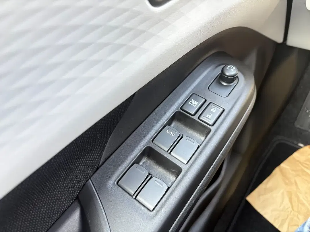 Suzuki Swift - Thumbnail 15