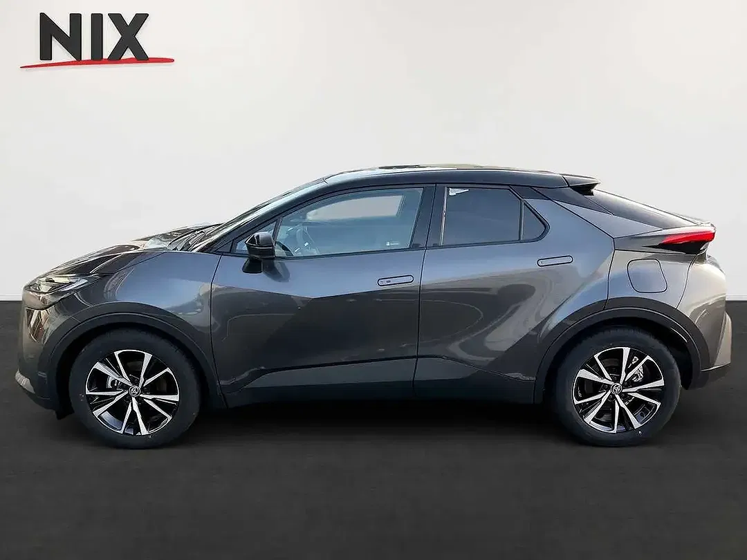 Toyota C-HR - Thumbnail 3