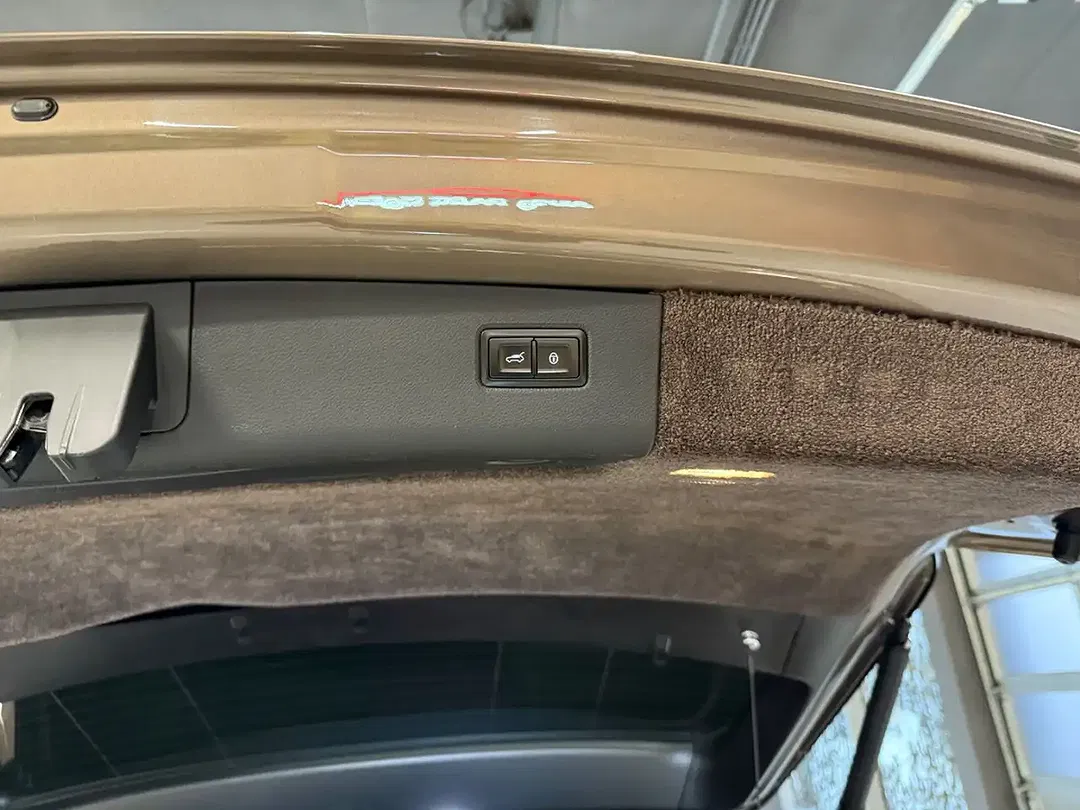 Bentley Bentayga - Thumbnail 29
