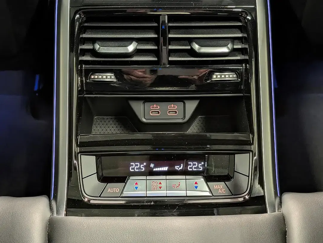 BMW M850 - Thumbnail 12
