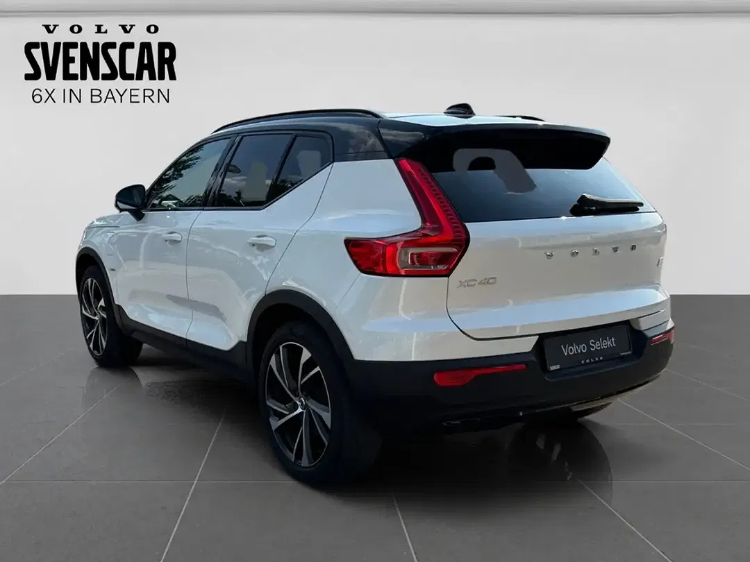 Volvo XC40 - Thumbnail 3