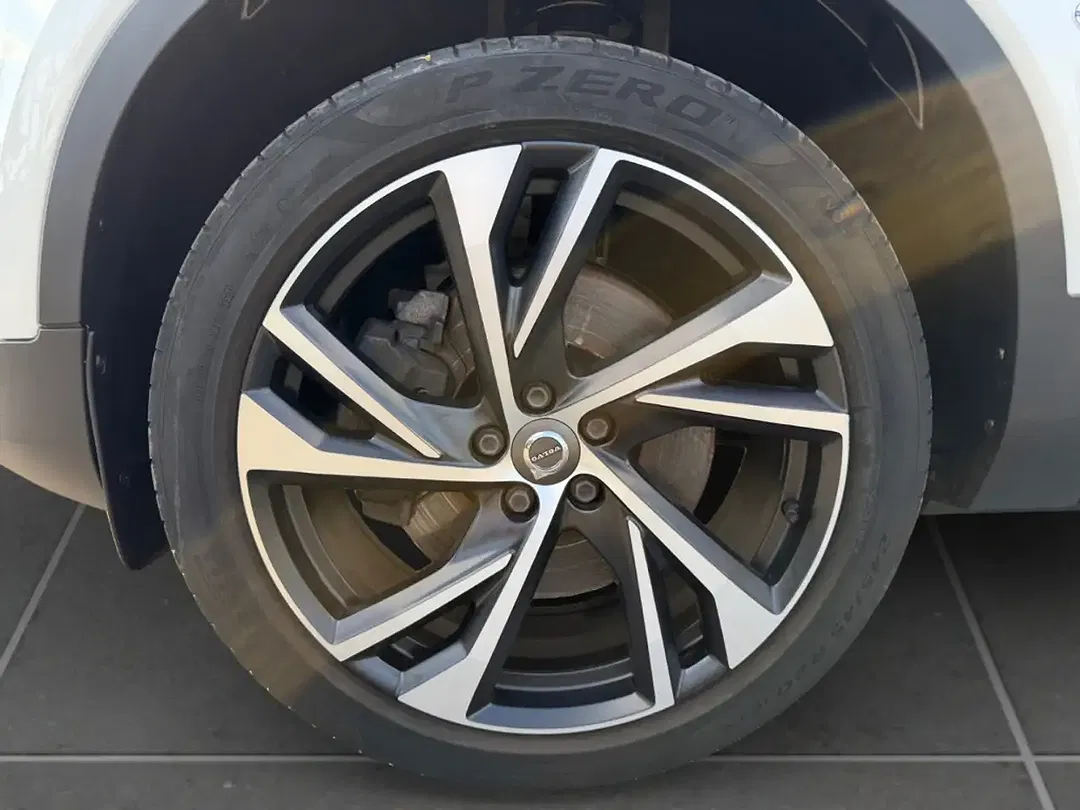 Volvo XC40 - Thumbnail 9