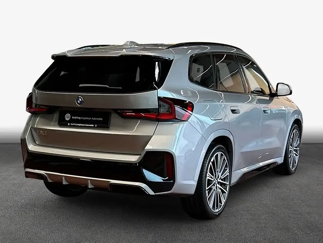 BMW iX1 xDrive M - foto 2