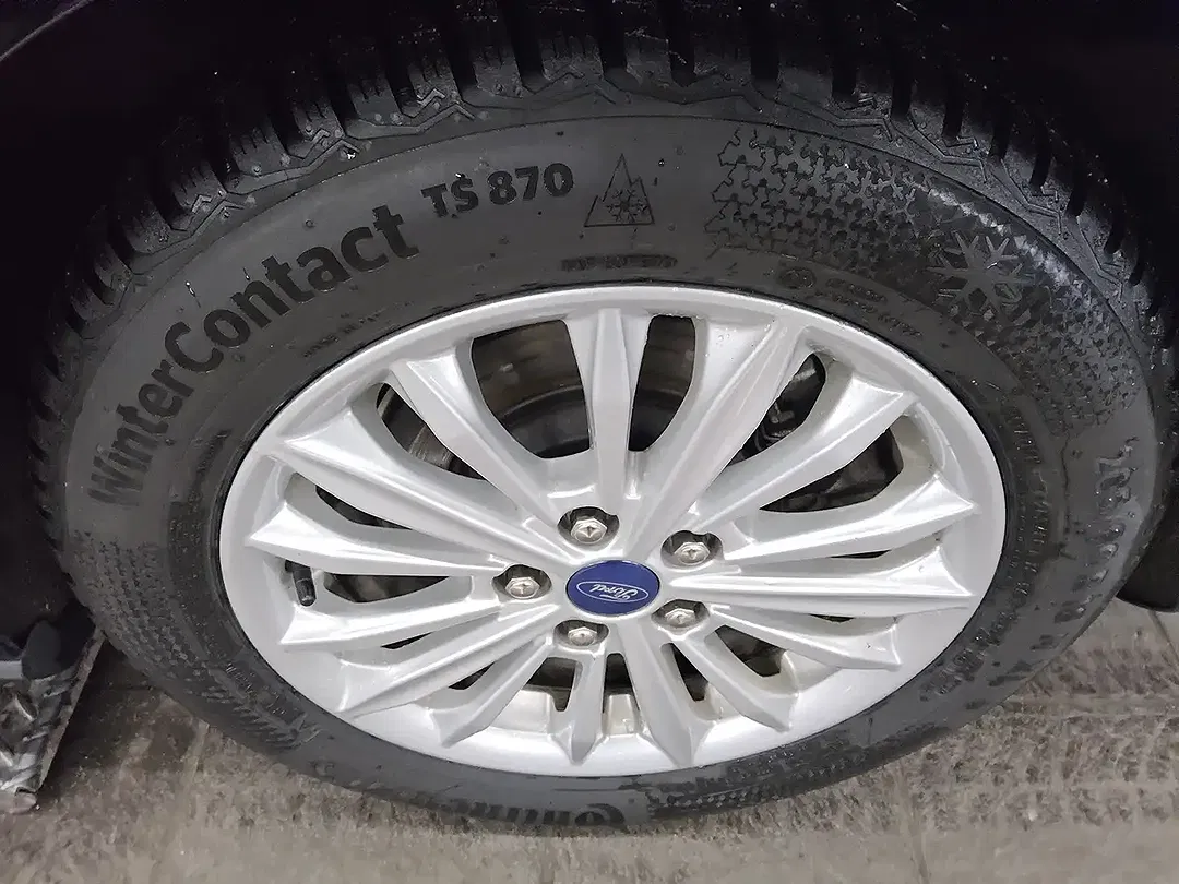 Ford Focus - Thumbnail 10