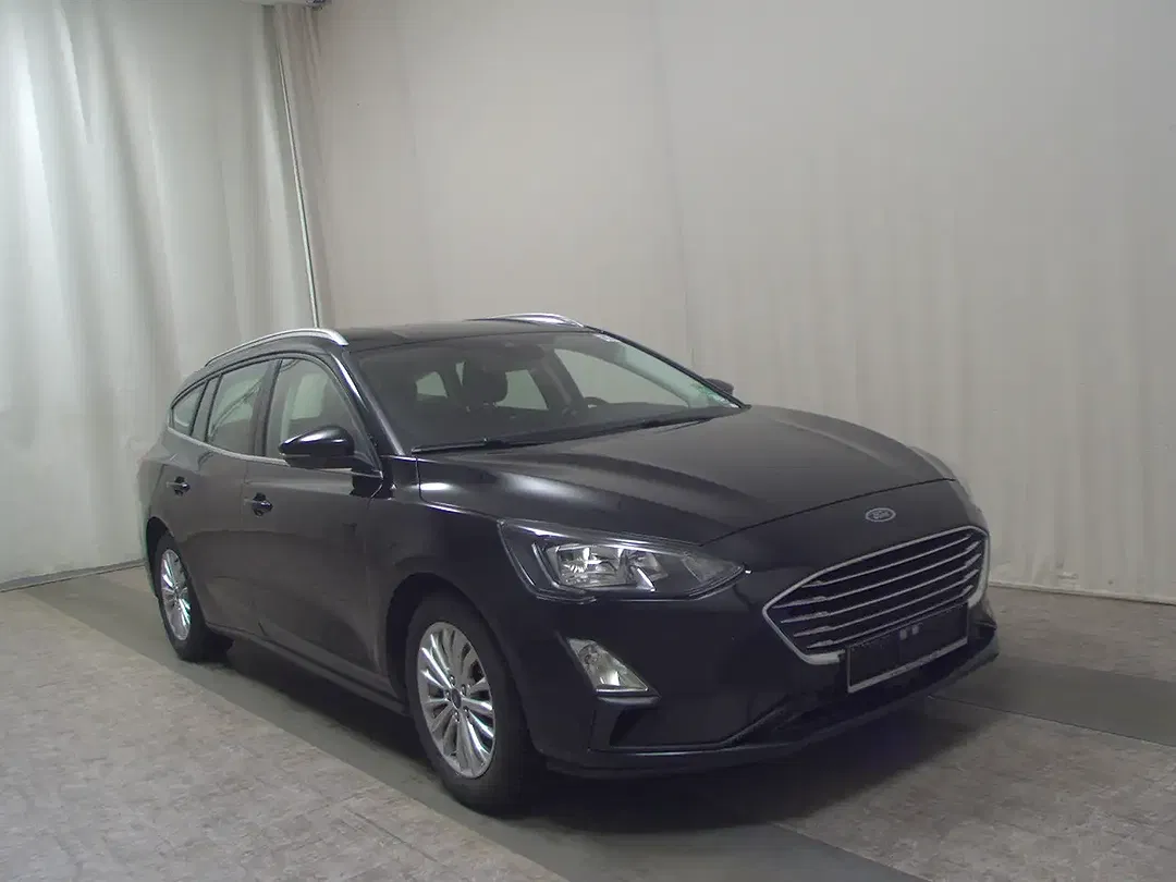 Ford Focus - Thumbnail 3