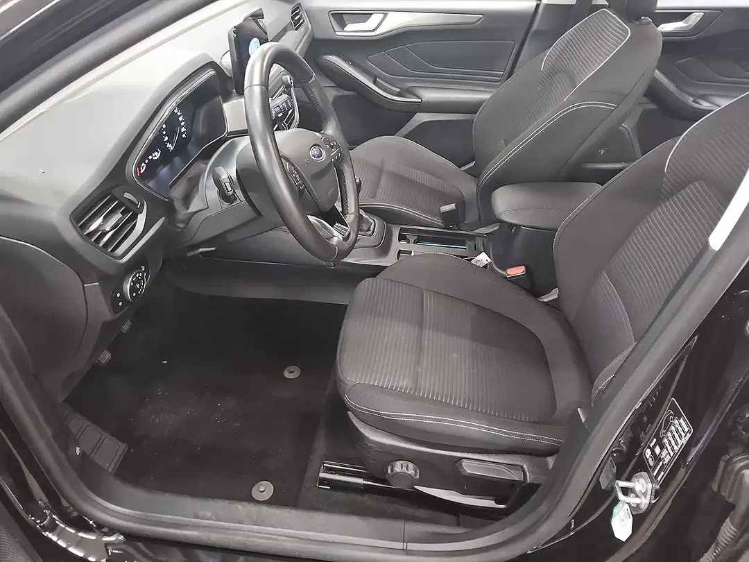 Ford Focus - Thumbnail 8