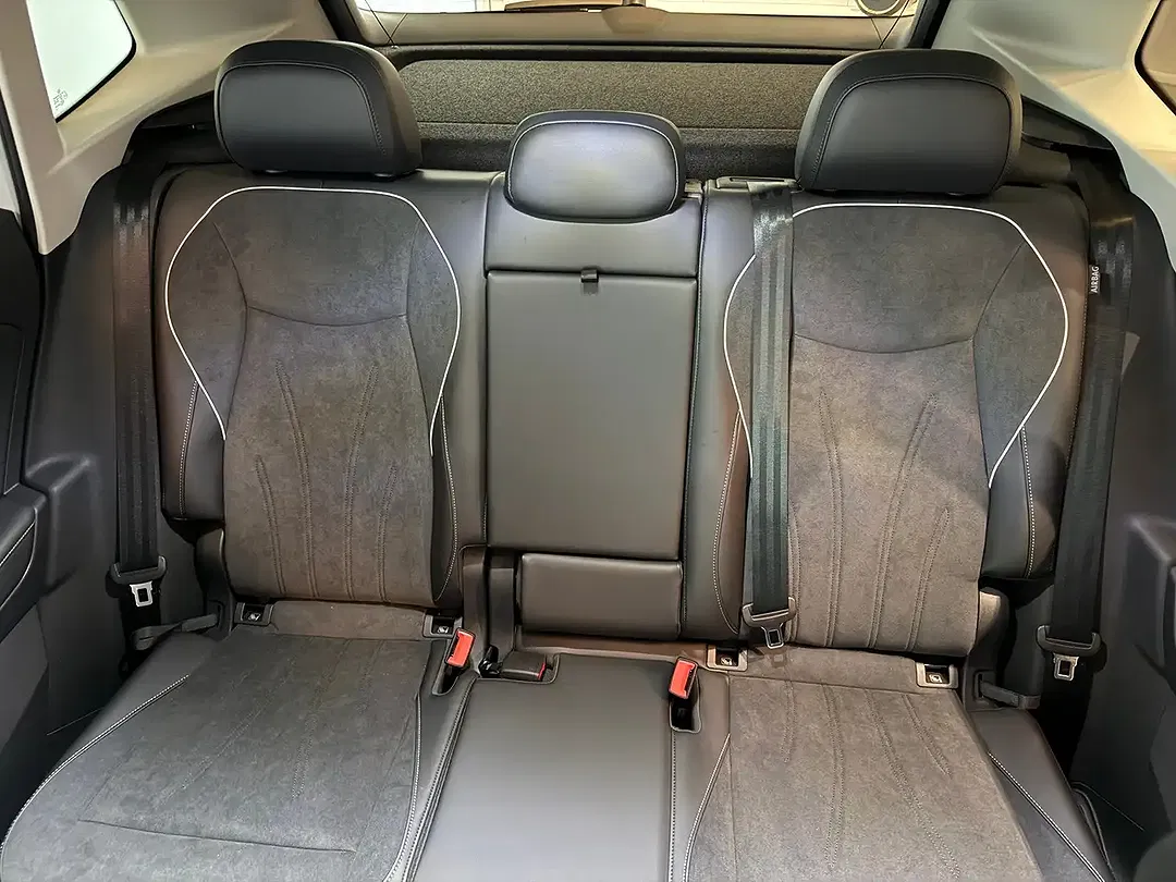 Volkswagen Tiguan - Thumbnail 12