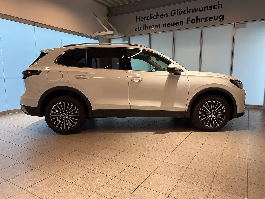 Volkswagen Tiguan - Thumbnail 6
