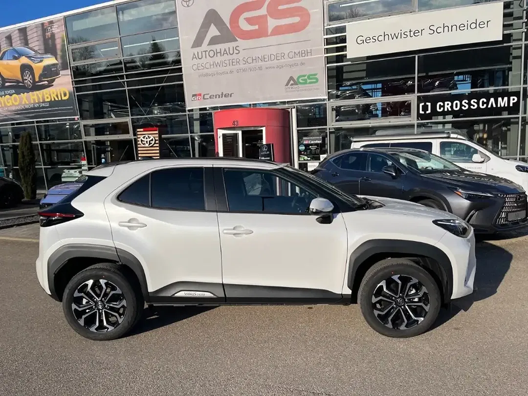 Toyota Yaris Cross - Thumbnail 3