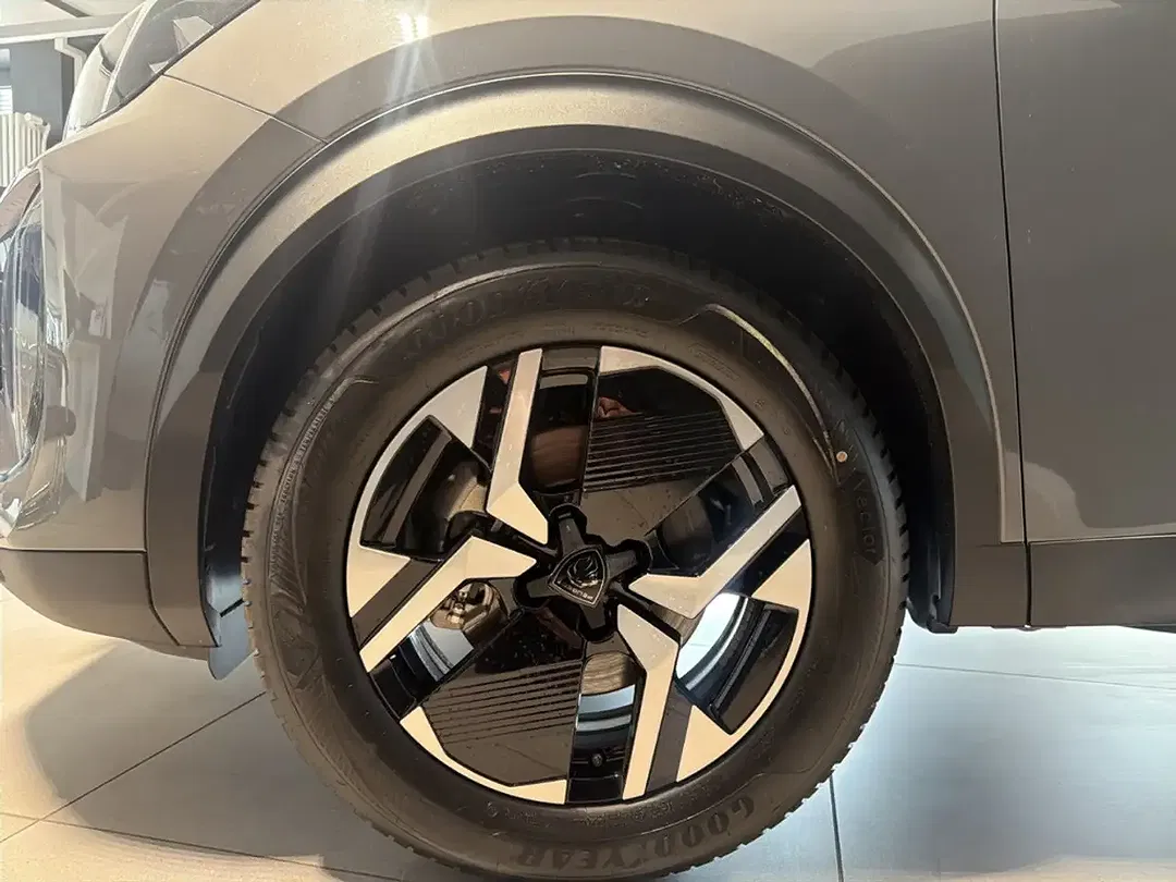 Peugeot 2008 - Thumbnail 11