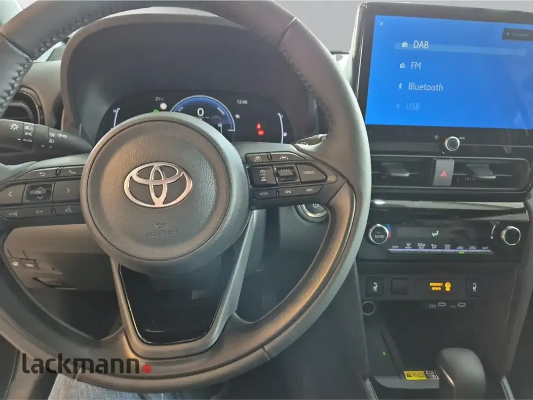 Toyota Yaris Cross - Thumbnail 11