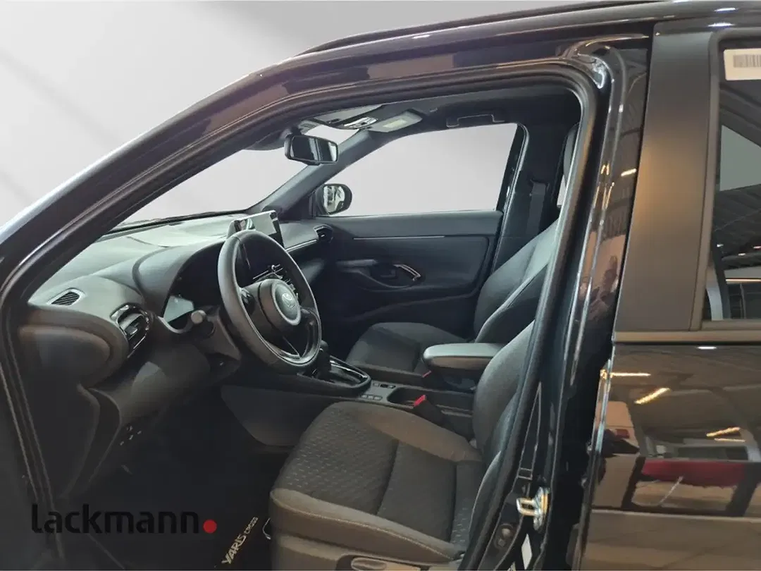 Toyota Yaris Cross - Thumbnail 9