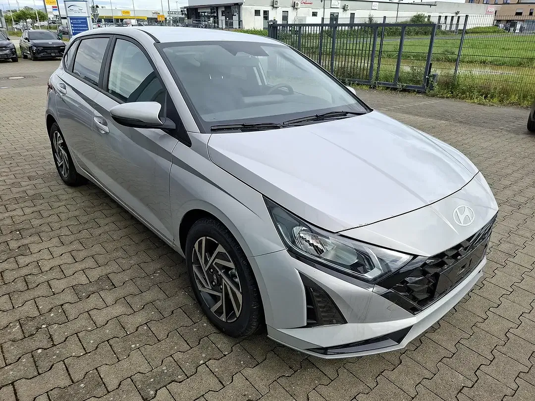 Hyundai i20 - Thumbnail 2