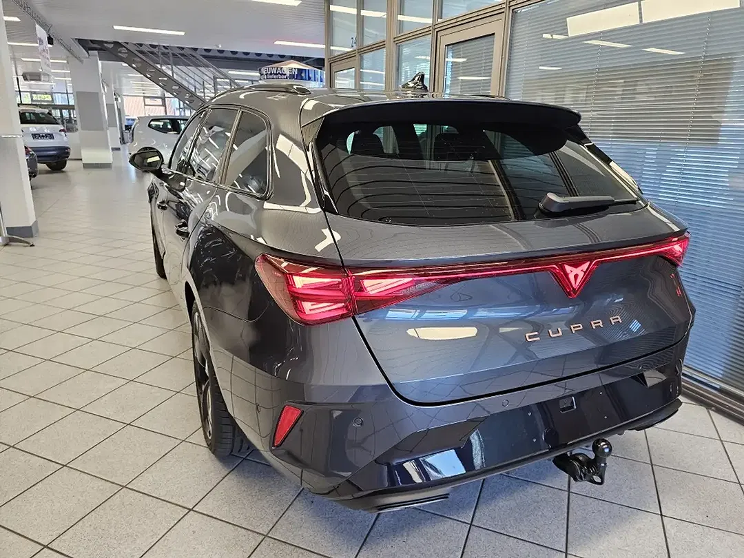 CUPRA Leon - Thumbnail 5