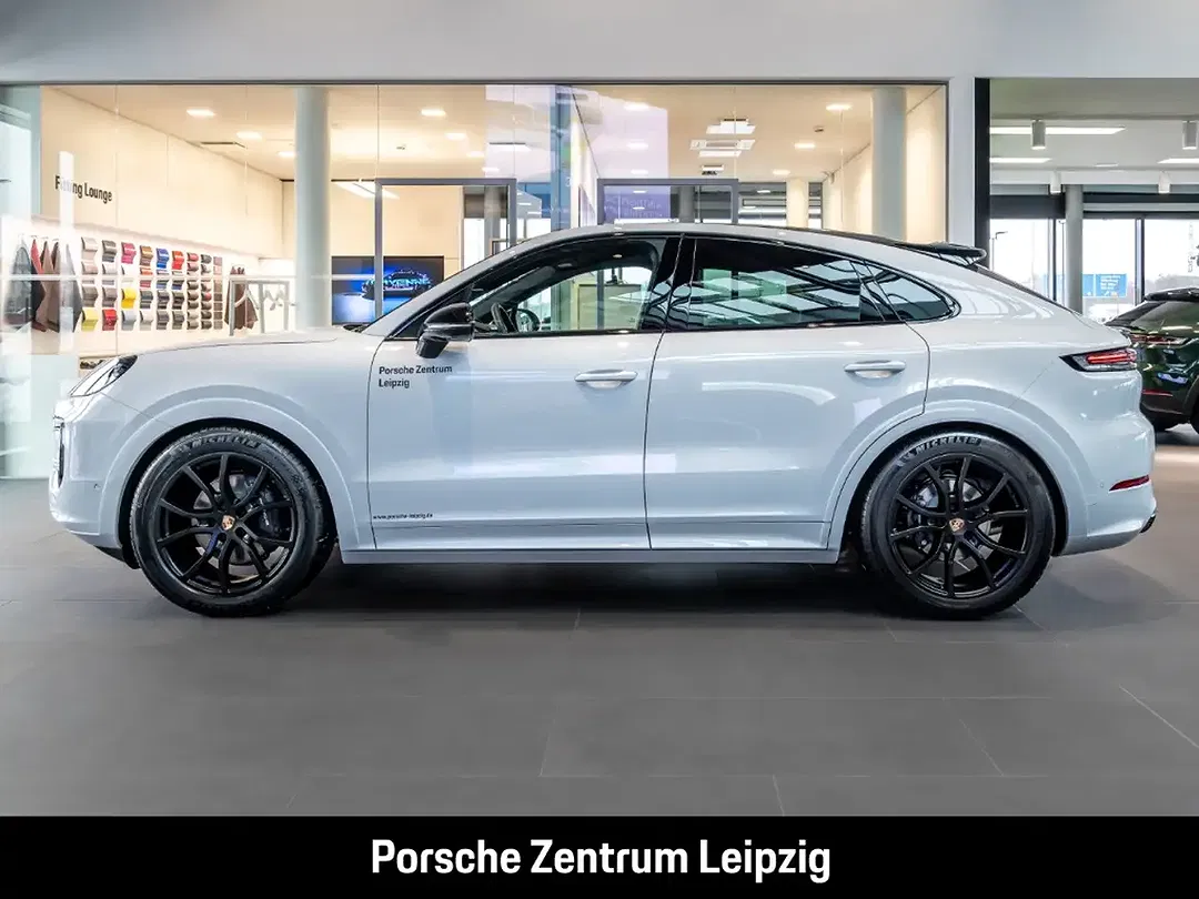 Porsche Cayenne - Thumbnail 2