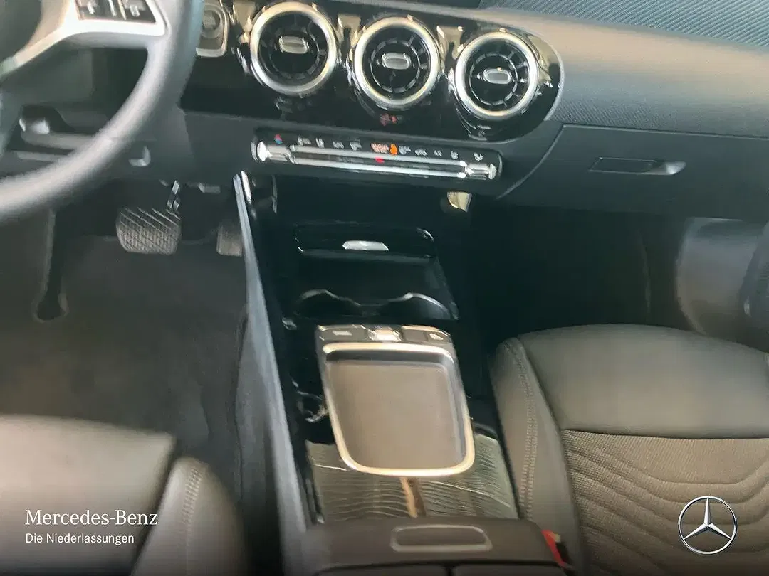 Mercedes-Benz A 250 - Thumbnail 14