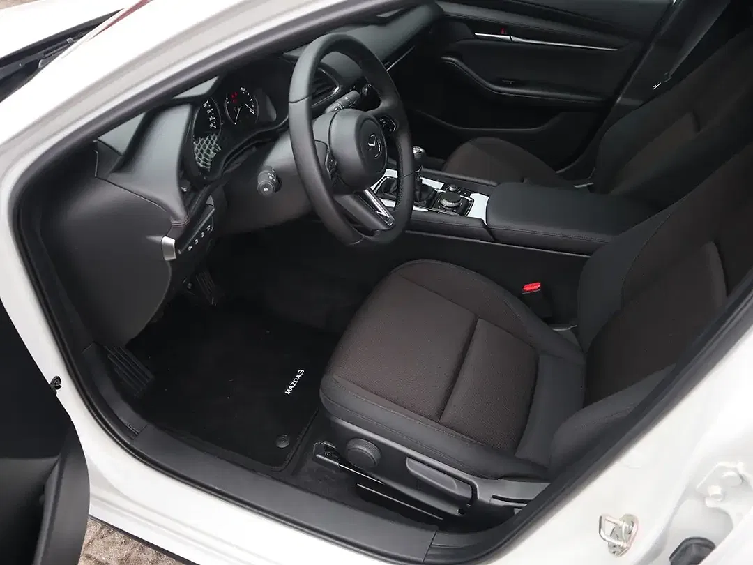 Mazda 3 - Thumbnail 11