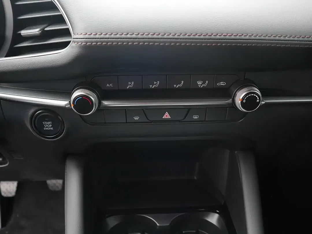 Mazda 3 - Thumbnail 14