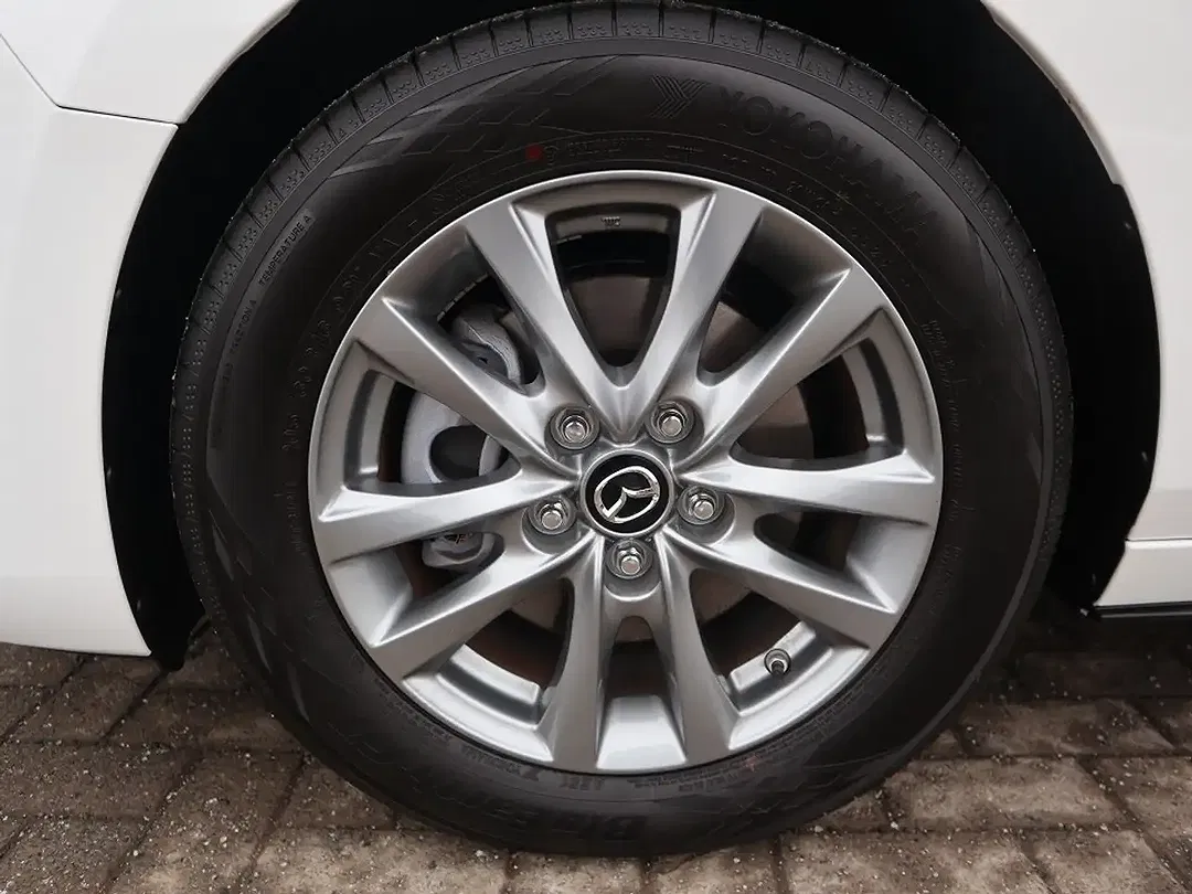Mazda 3 - Thumbnail 8