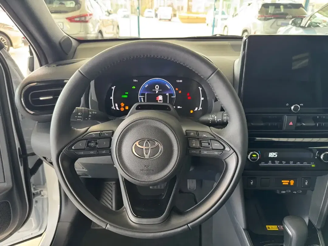 Toyota Yaris Cross - Thumbnail 12