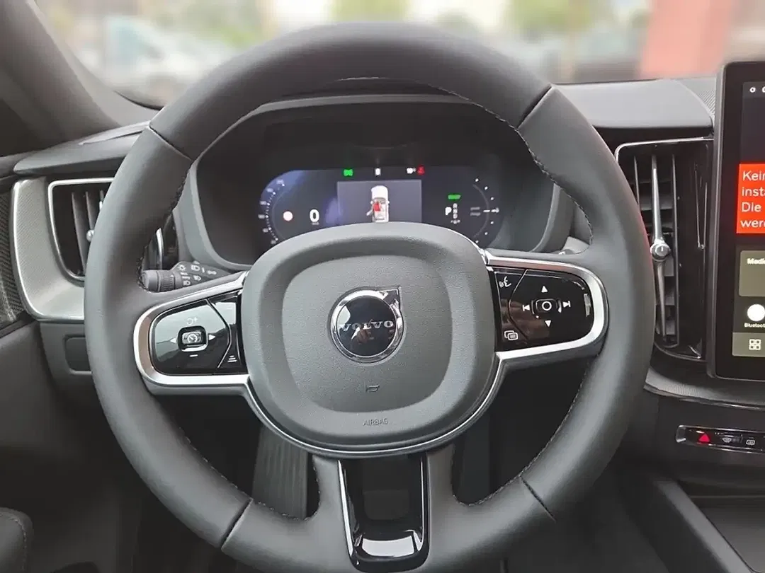 Volvo XC60 - Thumbnail 8