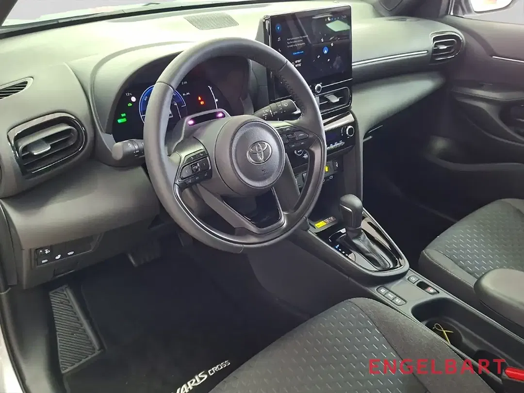 Toyota Yaris Cross - Thumbnail 6