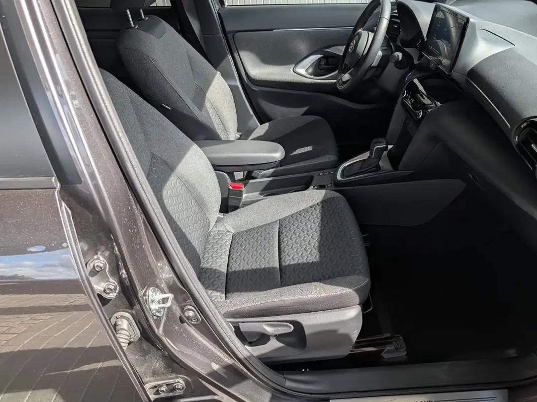 Toyota Yaris Cross - Thumbnail 6