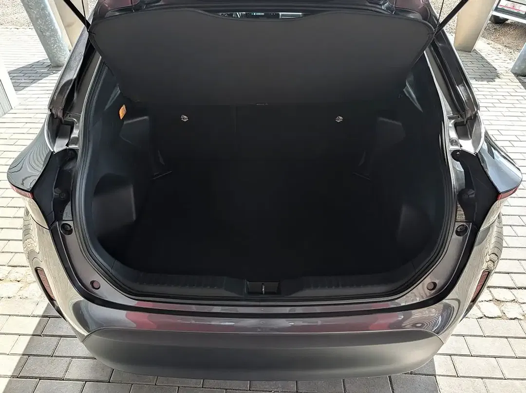 Toyota Yaris Cross - Thumbnail 8