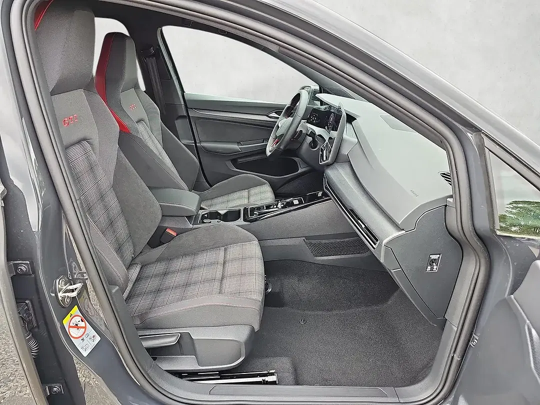 Volkswagen Golf GTI - Thumbnail 10