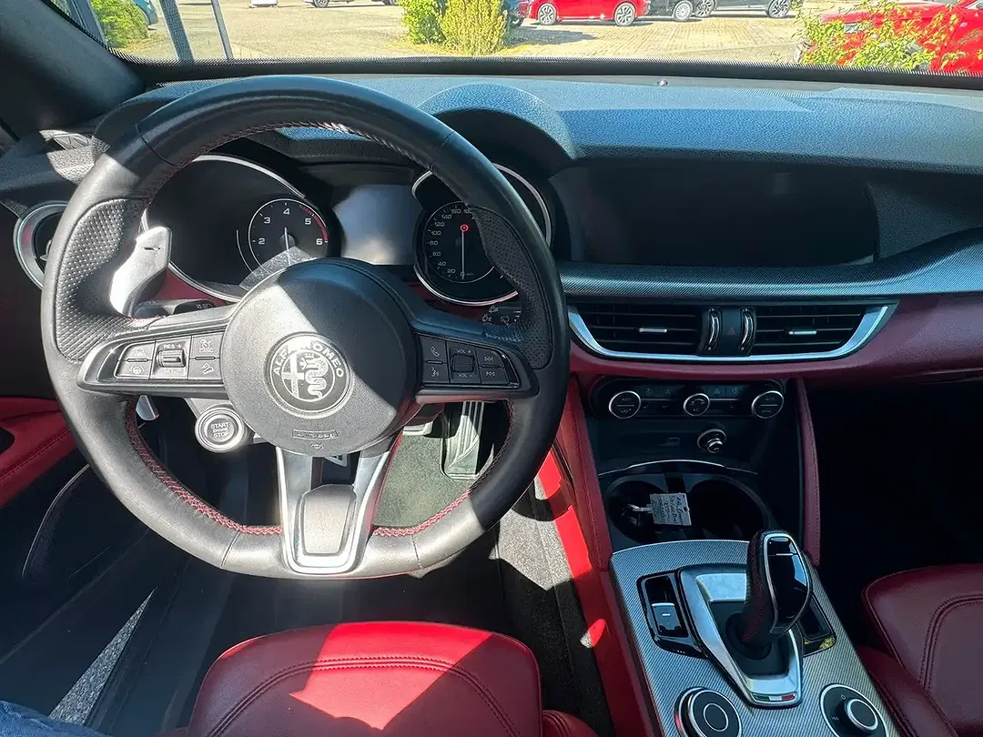 Alfa Romeo Stelvio - Thumbnail 14