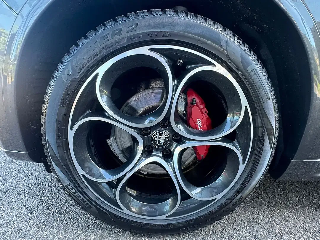 Alfa Romeo Stelvio Q4 Veloce - foto 17