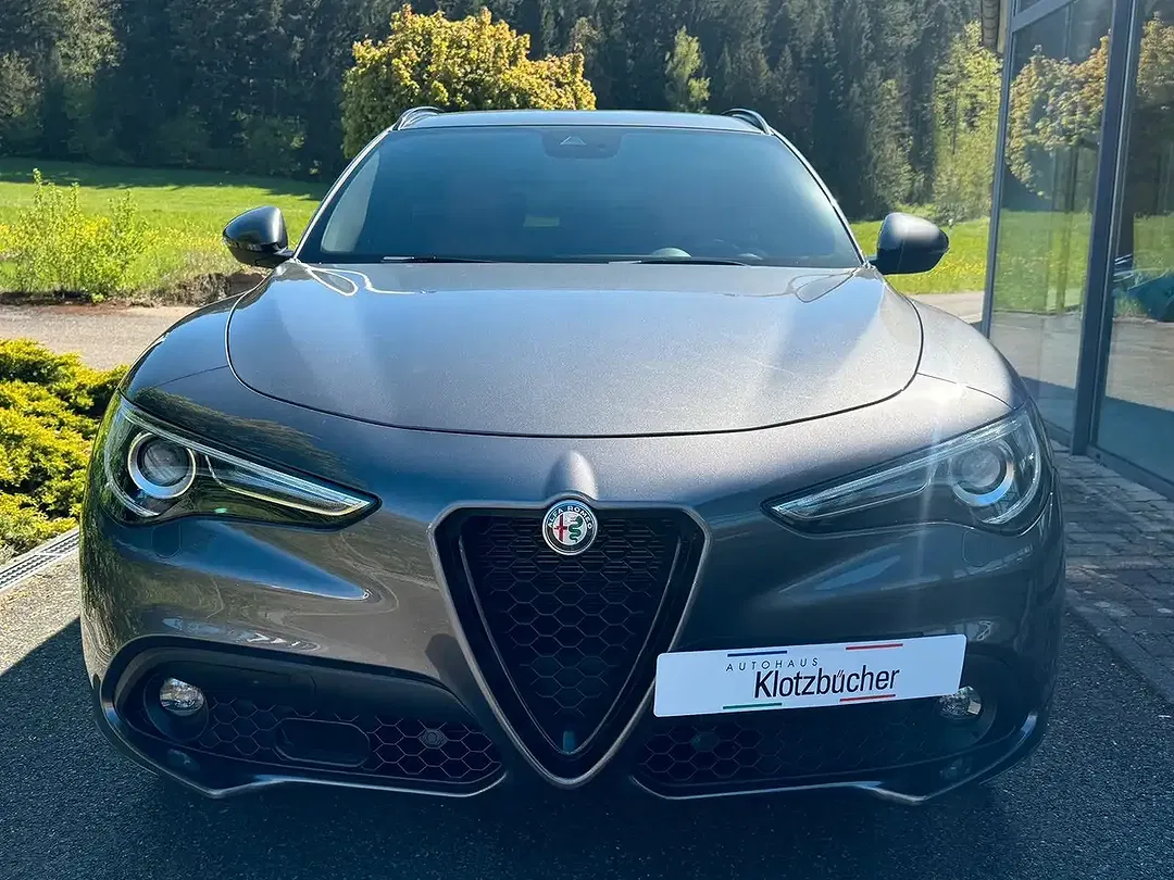 Alfa Romeo Stelvio - Thumbnail 8