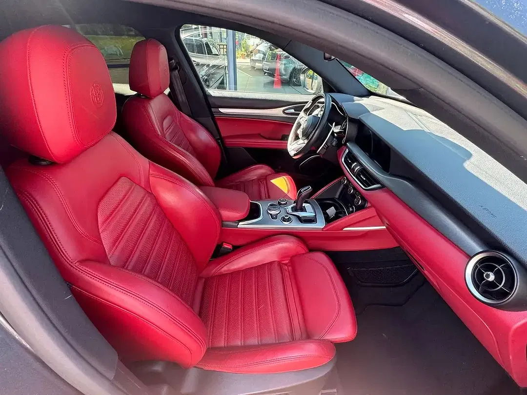 Alfa Romeo Stelvio - Thumbnail 9