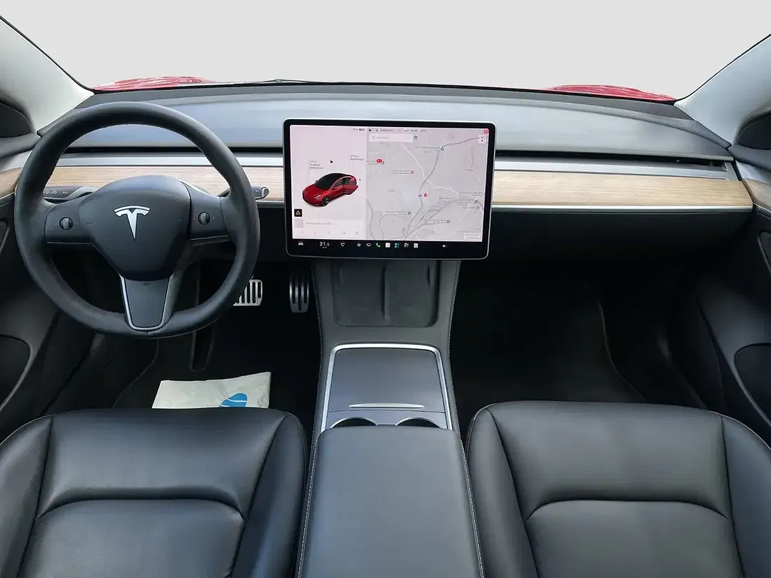 Tesla Model 3 - Thumbnail 14