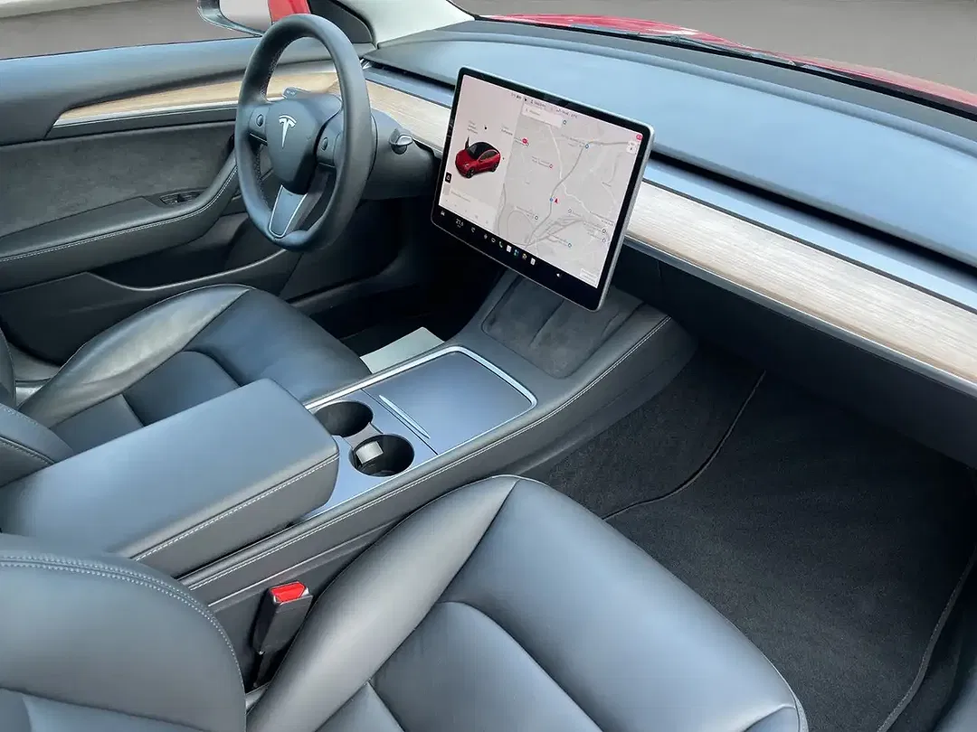 Tesla Model 3 - Thumbnail 15