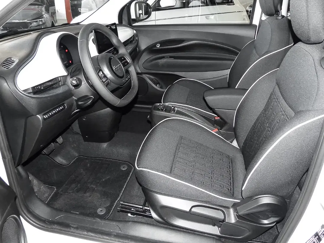 Fiat 500e - Thumbnail 10