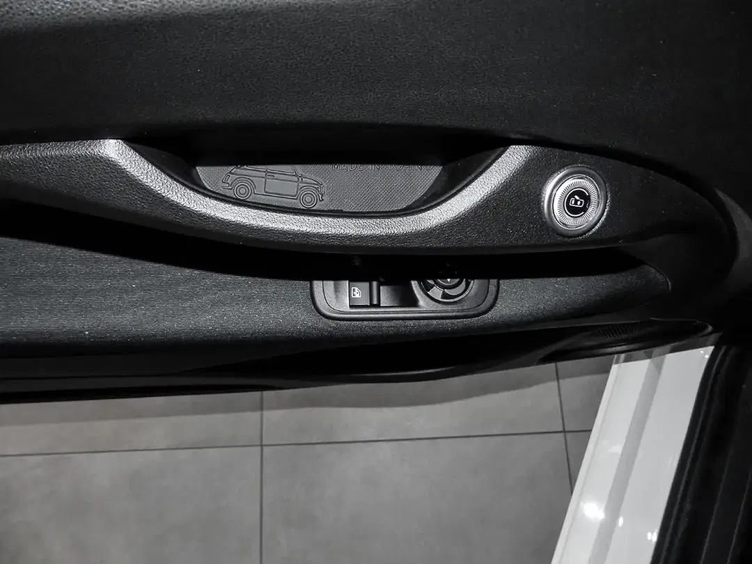 Fiat 500e - Thumbnail 12